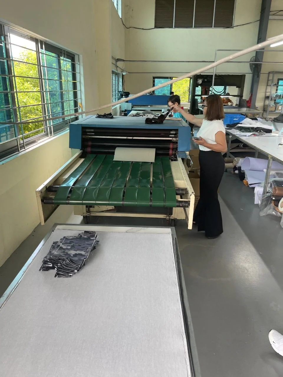 Material processing equipment and sample review