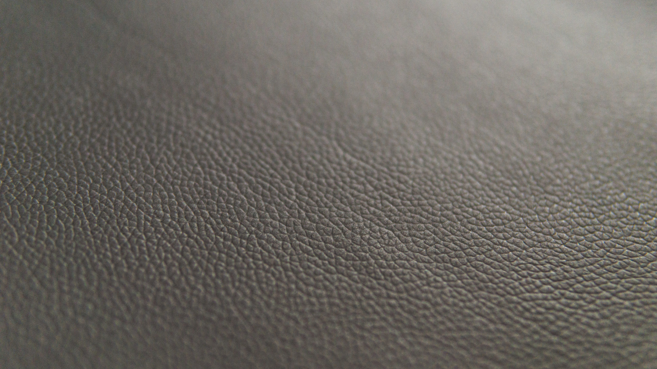 Pros and Cons of Using Polyurethane (PU) Leather: An In-Depth Look
